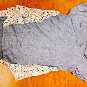 Paper tee size medium